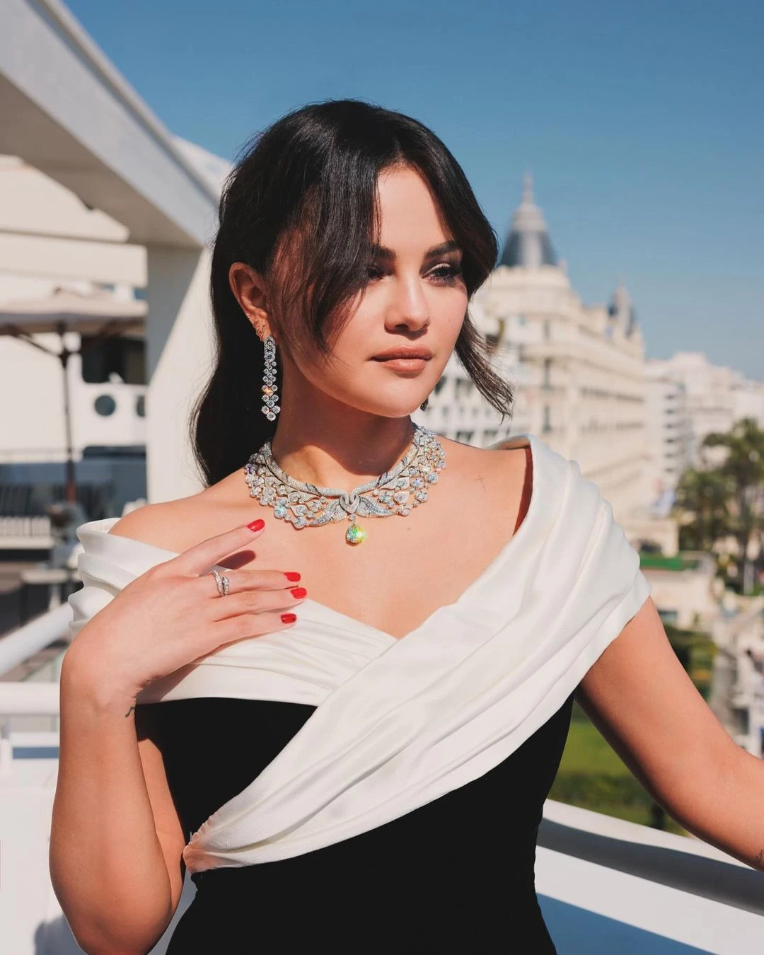 Selena Gomez sống lại nhan sắc đỉnh cao, Justin Bieber hối hận làm 1 hành động - Hình 1