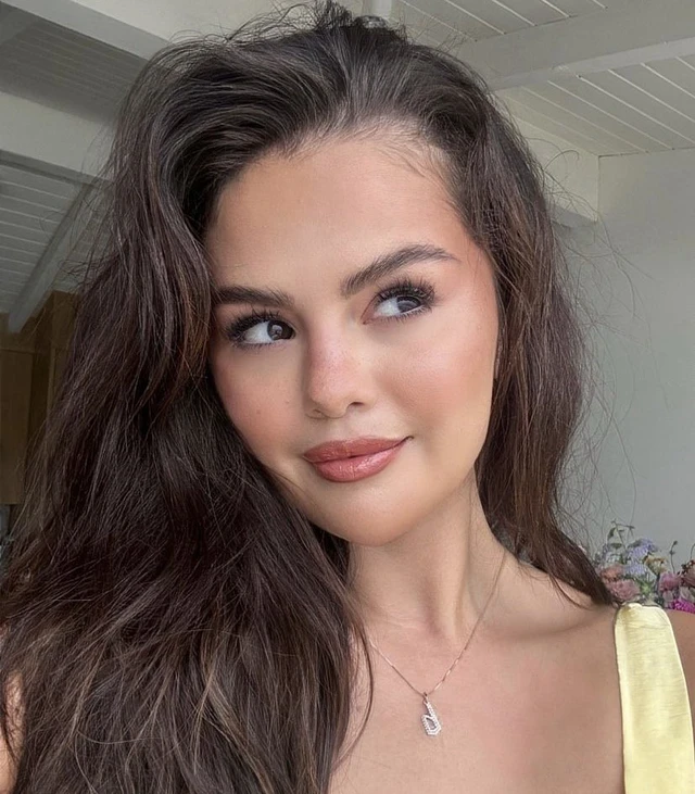 Selena Gomez sống lại nhan sắc đỉnh cao, Justin Bieber hối hận làm 1 hành động - Hình 2