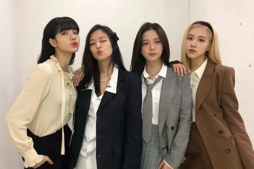 BLACKPINK, 2NE1 trở lại, sẽ lưu diễn thế giới, Việt Nam là điểm dừng chân? - Hình 5