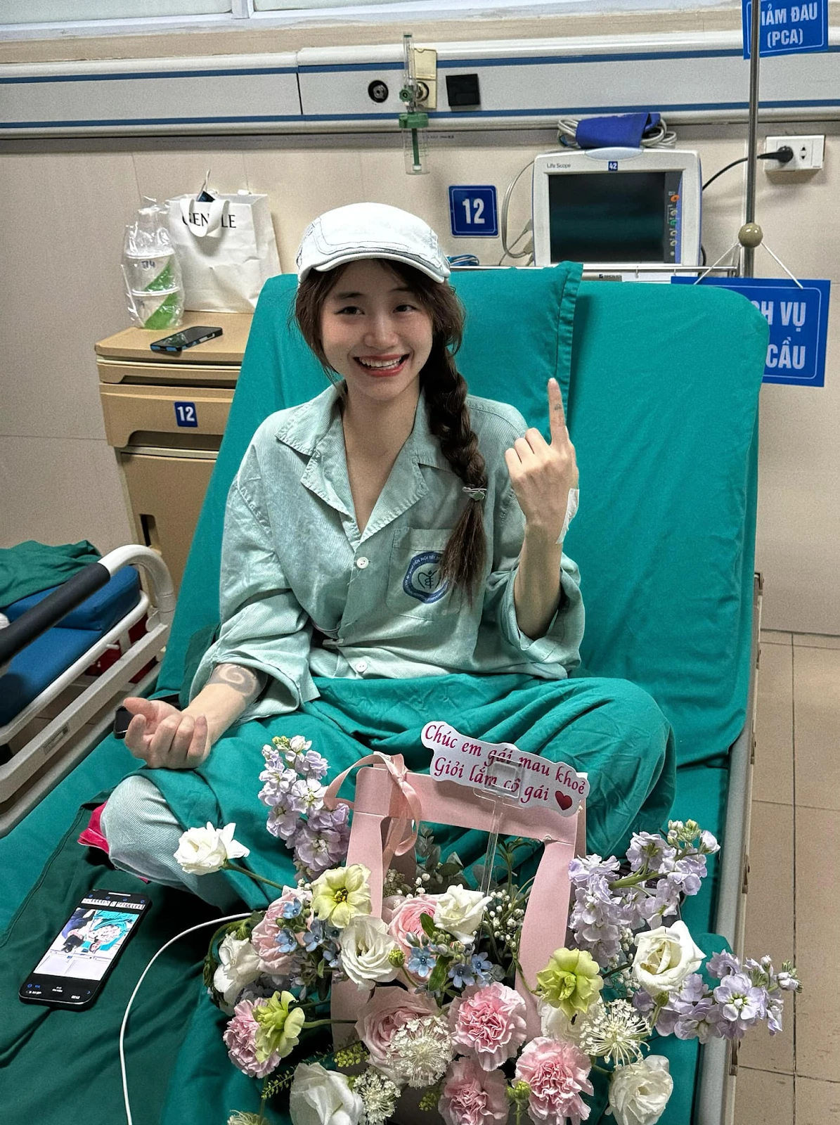 Láo Soái Nhi: Tay trắng khởi nghiệp, nhờ giọng hát nay thành tiktoker triệu fan - Hình 9