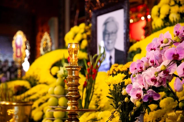 Tưởng nhớ Tổng Bí thư: dân khóc như mất người thân, loạt hiện tượng tự nhiên lạ - Hình 3