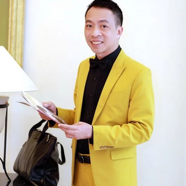 NSƯT Việt Hoàn: cuộc sống giàu nứt vách, lấy vợ xinh như hoa hậu vẫn tan vỡ - Hình 5