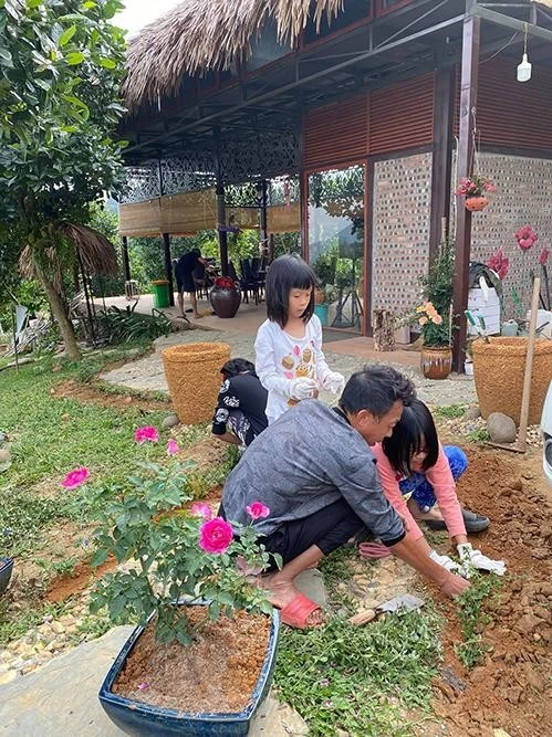 NSƯT Việt Hoàn: cuộc sống giàu nứt vách, lấy vợ xinh như hoa hậu vẫn tan vỡ - Hình 6