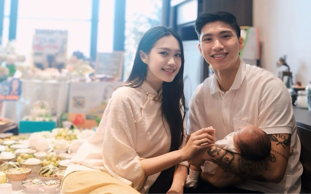 Vợ Đoàn Văn Hậu sức khỏe sa sút hậu sinh con, không dám di chuyển, CĐM lo lắng - Hình 6