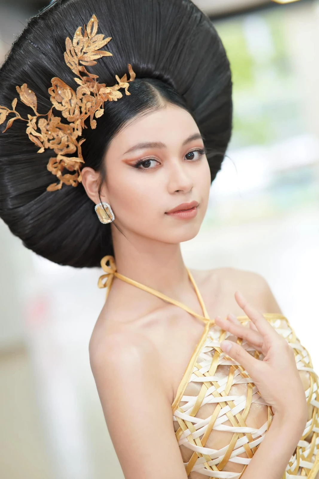 Á hoàng Ngọc Trang: Mỹ nhân áo dài oanh tạc Miss Grand, Lê Hoàng Phương trầm trồ - Hình 4