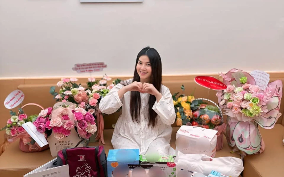 Kha Ly khoe con gái nhận được quà làm bằng vàng, bất ngờ về danh tính người tặng - Hình 3