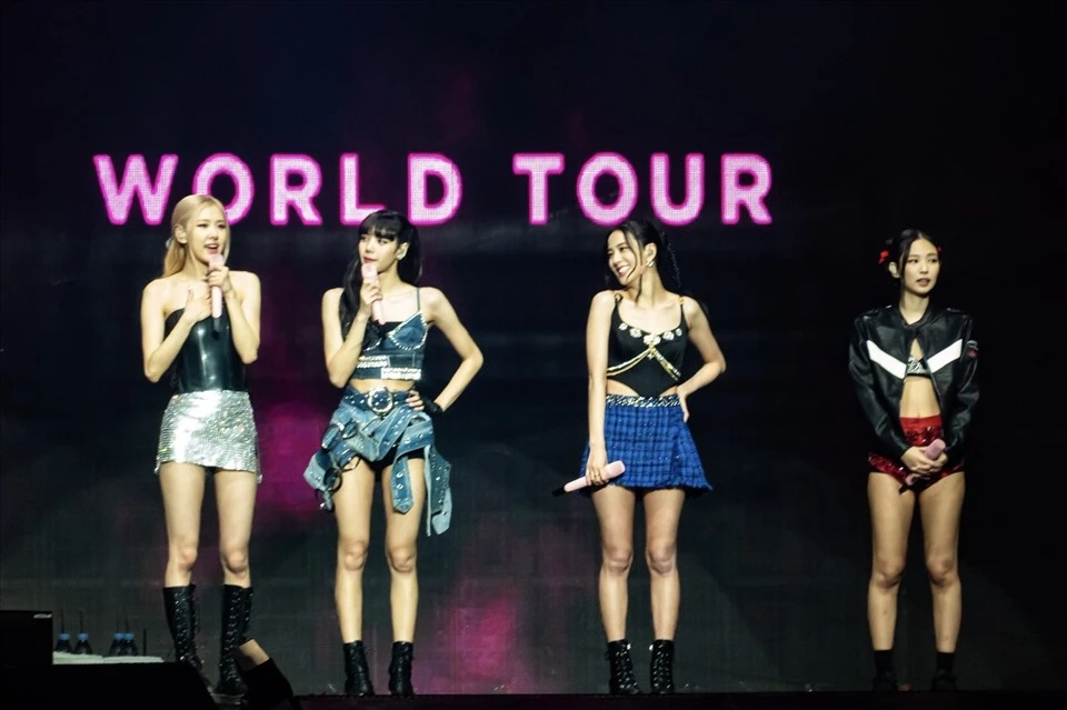 Lisa giẫm đạp Jisoo giữa thị phi tiểu tam, chị cả BLACKPINK im lặng chịu đựng - Hình 8