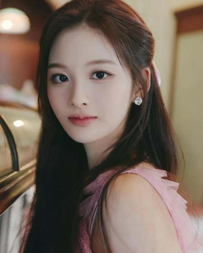 Sullyoon: Lọt mắt YG, SM, JYP, đệ nhất visual gen 4, đẹp ngang Jisoo, Irene - Hình 9