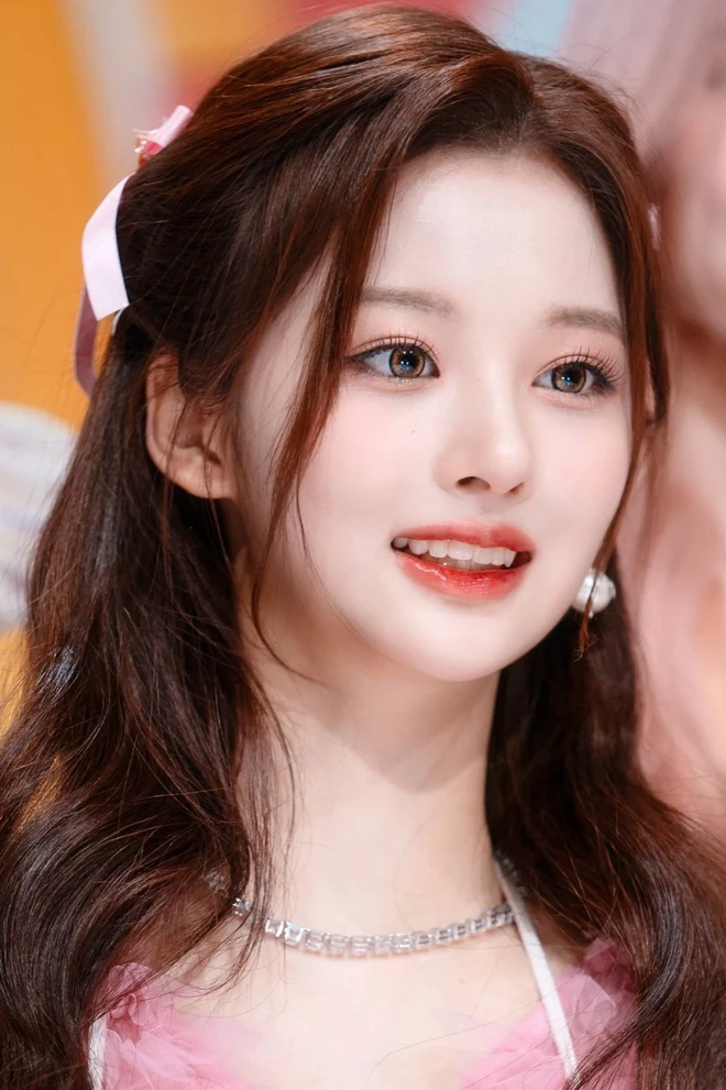 Sullyoon: Lọt mắt YG, SM, JYP, đệ nhất visual gen 4, đẹp ngang Jisoo, Irene - Hình 6