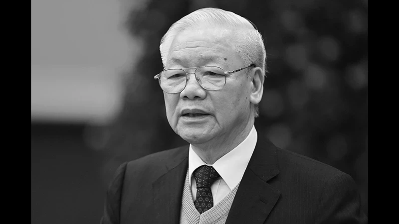 Call me Duy lợi dụng Quốc tang bán hàng bất chấp, bị mắng té tát phải xin lỗi - Hình 1