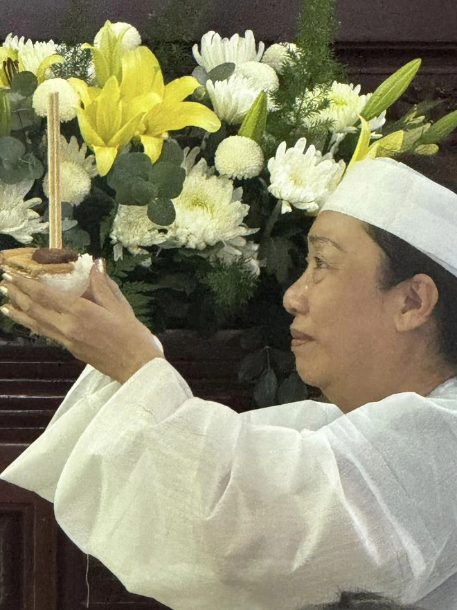 NS Lê Hùng: Trai tân hy sinh cưới vợ 1 đời chống, mất đúng sinh nhật đối phương - Hình 6