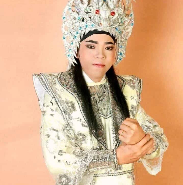 NS Lê Hùng: Trai tân hy sinh cưới vợ 1 đời chống, mất đúng sinh nhật đối phương - Hình 3