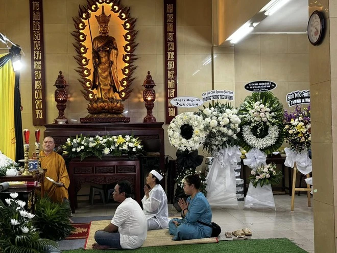 NS Lê Hùng: Trai tân hy sinh cưới vợ 1 đời chống, mất đúng sinh nhật đối phương - Hình 7