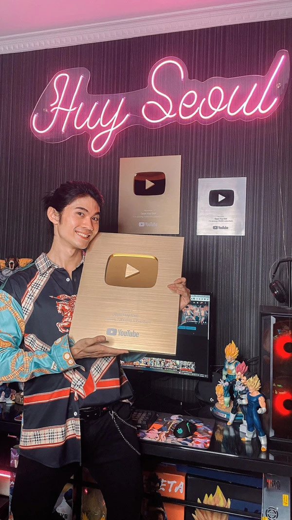Oppa Huy Idol thợ cắt tóc đến tiktoker triệu view, mượn chất xám để câu like ? - Hình 4