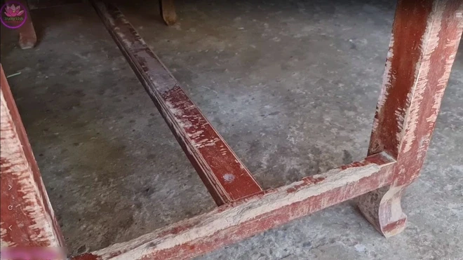 Cậu bé bị mù kỳ dị, 6 năm không ăn cơm, chỉ gặm gỗ, đất đá để sống, vì sao ? - Hình 2