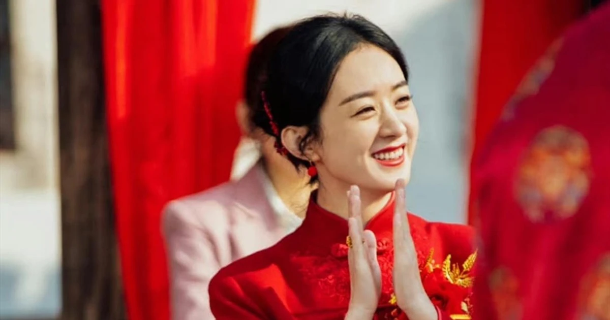 Triệu Lệ Dĩnh kỷ niệm ngày cưới thế kỷ, hiếm hoi khoe ảnh bạo nhưng lộ điểm lạ - Hình 6