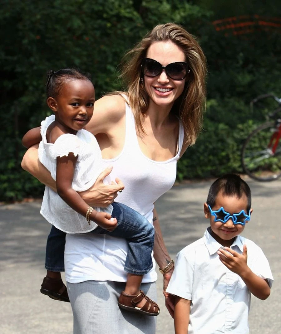 Angelina Jolie cưng chiều Pax Thiên cỡ nào mà khiến anh bị nói hư hỏng? - Hình 6