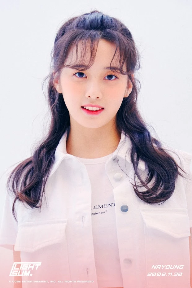 Lightsum: Em gái (G)I-DLE, sở hữu thành viên có visual hệt Nayeon và Jennie - Hình 7