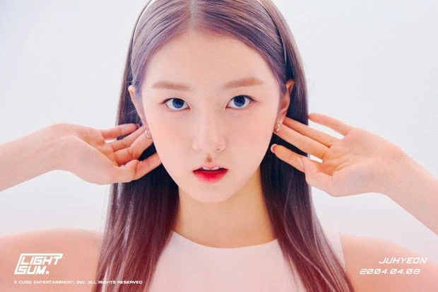 Lightsum: Em gái (G)I-DLE, sở hữu thành viên có visual hệt Nayeon và Jennie - Hình 6