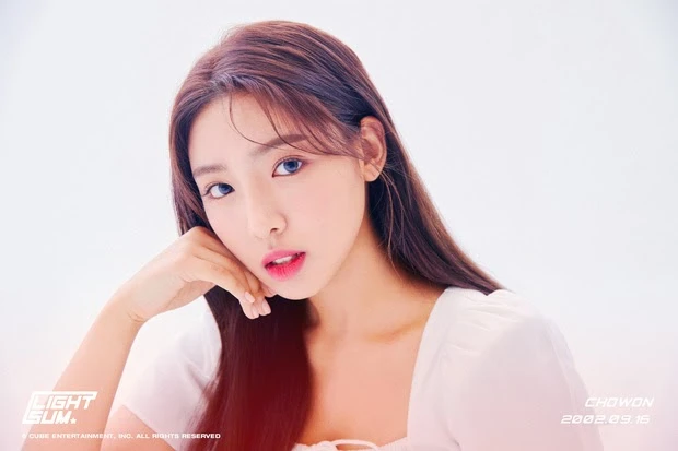 Lightsum: Em gái (G)I-DLE, sở hữu thành viên có visual hệt Nayeon và Jennie - Hình 5