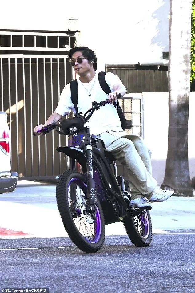 Pax Thiên nhà Jolie - Pitt nhập viện vì làm boy phố, fan sốt sắng, kết bất ngờ? - Hình 3