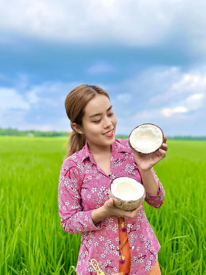 Huyền Phi: từ nhà tạm bợ phất lên tiền tỉ, cặp bài trùng với Hằng Du Mục? - Hình 8