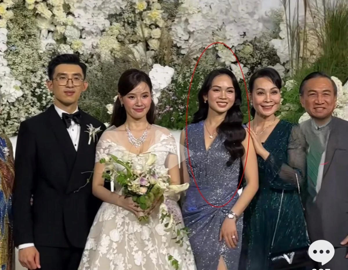 Minh Khoa: Em chồng Midu, nhan sắc cực phẩm chuẩn tổng tài, có vợ hot girl - Hình 7