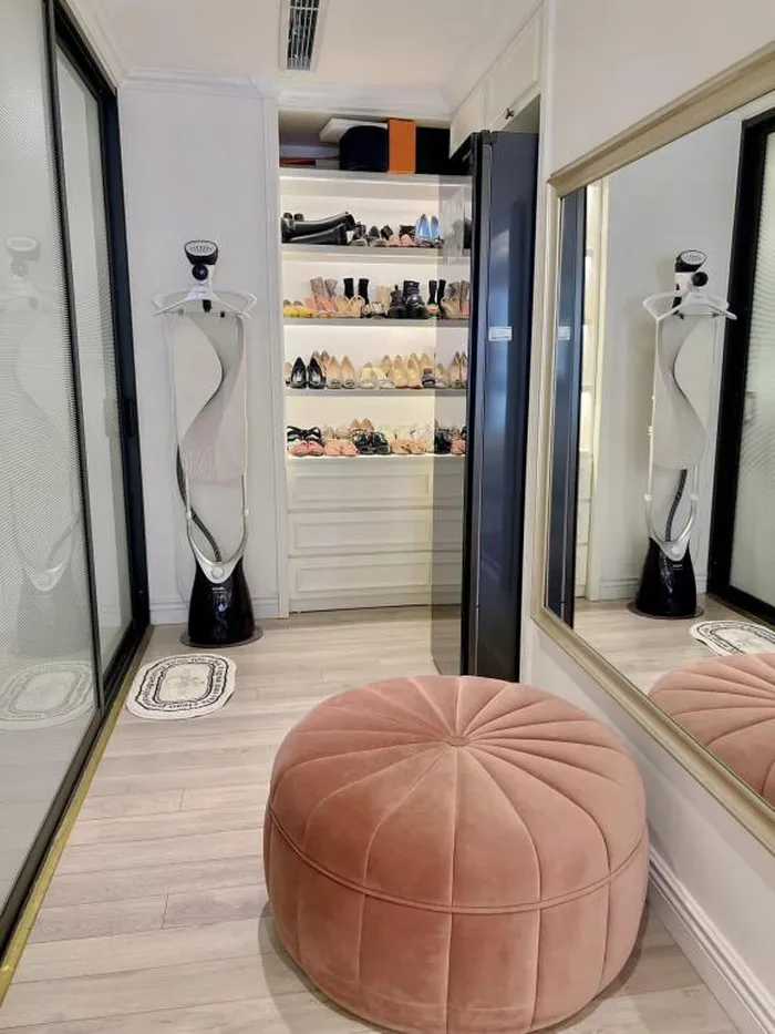 Diva Hồng Nhung khoe cách giấu ổ điện trong penthouse 450m2, gợi nhớ cách giấu đồ trong nhà tài tình của một MC VTV - Hình 18