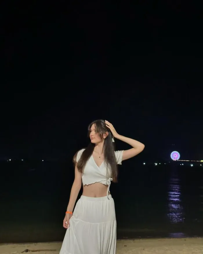 Em gái 17 tuổi của thủ môn Lâm Tây tạo hình thiên nga trắng trước lễ cưới Văn Lâm và Yến Xuân - Hình 1