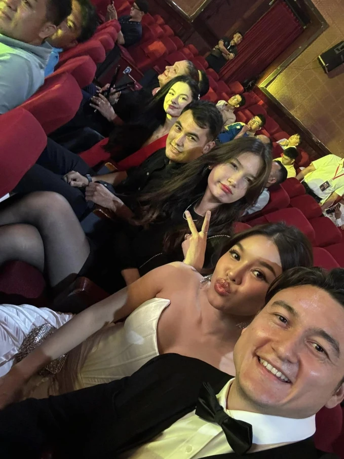 Em gái 17 tuổi của thủ môn Lâm Tây xinh đẹp với tạo hình thiên nga trắng trước lễ cưới Văn Lâm và Yến Xuân - Hình 11