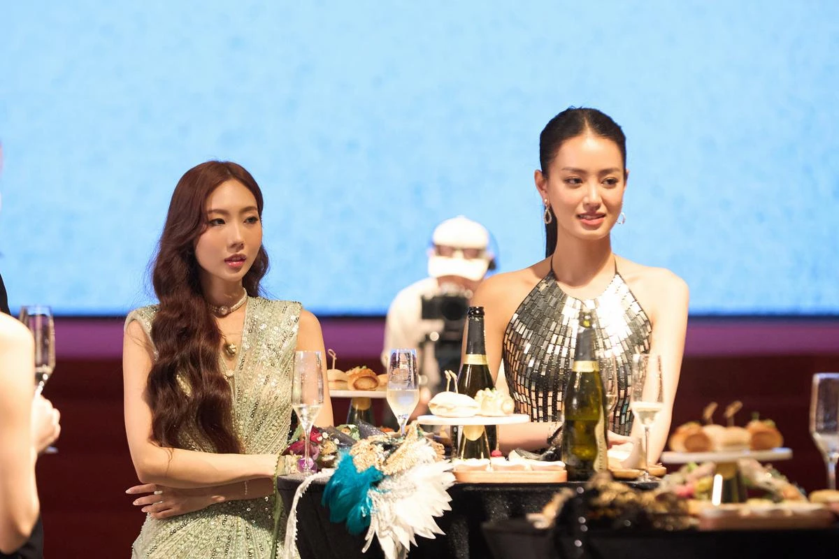Một Á hậu chưa hết nhiệm kỳ đã kéo 5 vali đi kiếm người yêu, ngồi show hẹn hò - Hình 4