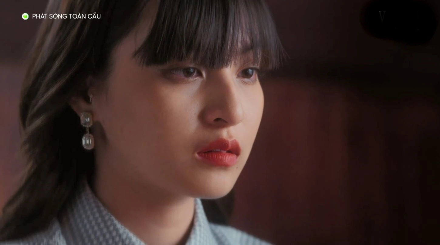 Nữ phụ phim Việt gây tranh cãi nhất hiện tại: Xinh đẹp, diễn hay nhưng netizen chỉ muốn cắt phăng tóc mái - Hình 2