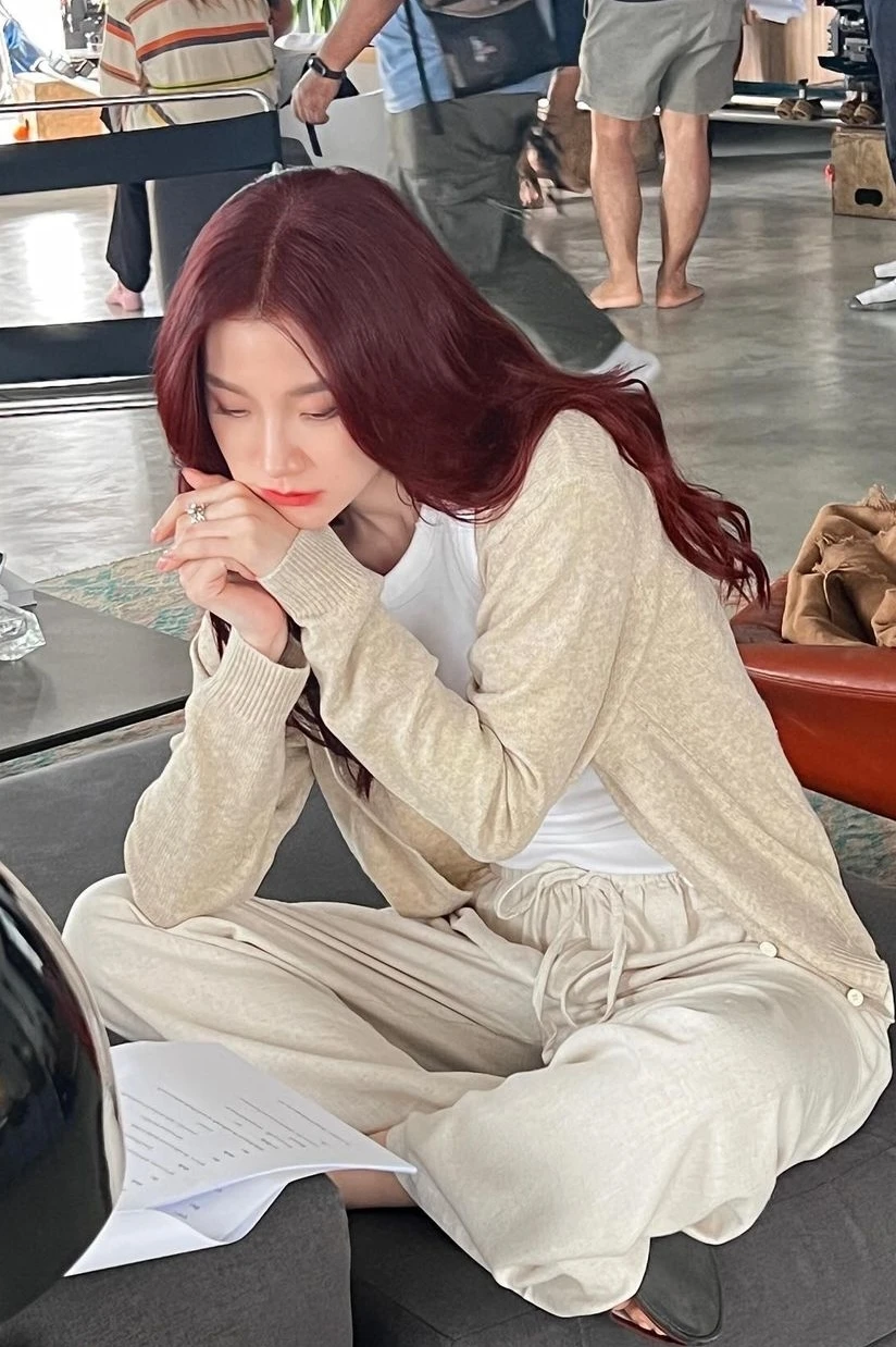 Baifern Pimchanok chưa hết suy sụp hậu chia tay, rơi nước mắt vì Nine Naphat? - Hình 4