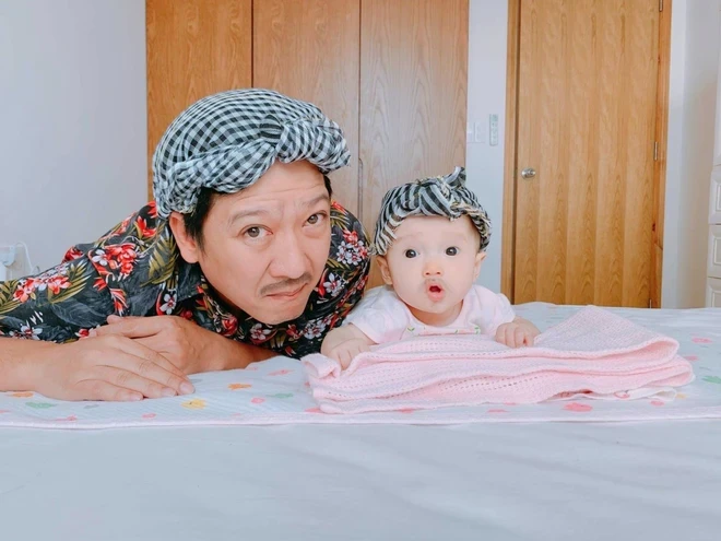 Nhã Phương để lộ mặt quý tử, đốn tim fan bằng chi tiết cực đáng yêu - Hình 5