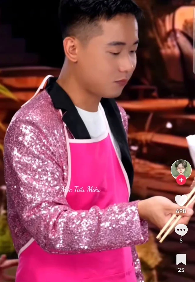 Quang Linh Vlog xấu lạ trong phiên live cuối ở VN, tấu hài cùng Hằng Du Mục - Hình 2