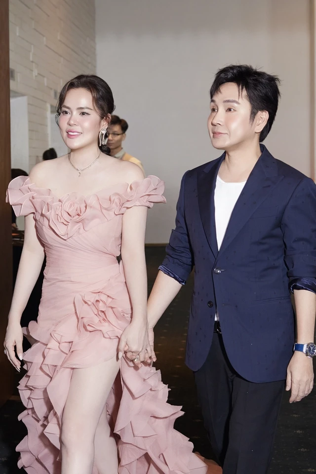 Bạn gái Vũ Luân đọ sắc nữ hoàng ảnh lịch Diễm My, rục rịch cho ngày trọng đại - Hình 4