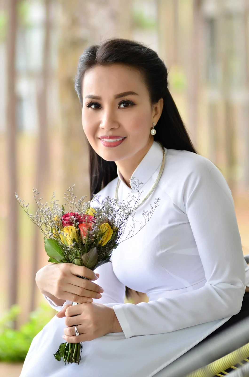 Cẩm Ly mất giọng do biến cố sức khoẻ, nay sống yên bình trong biệt thự 3 tầng - Hình 2