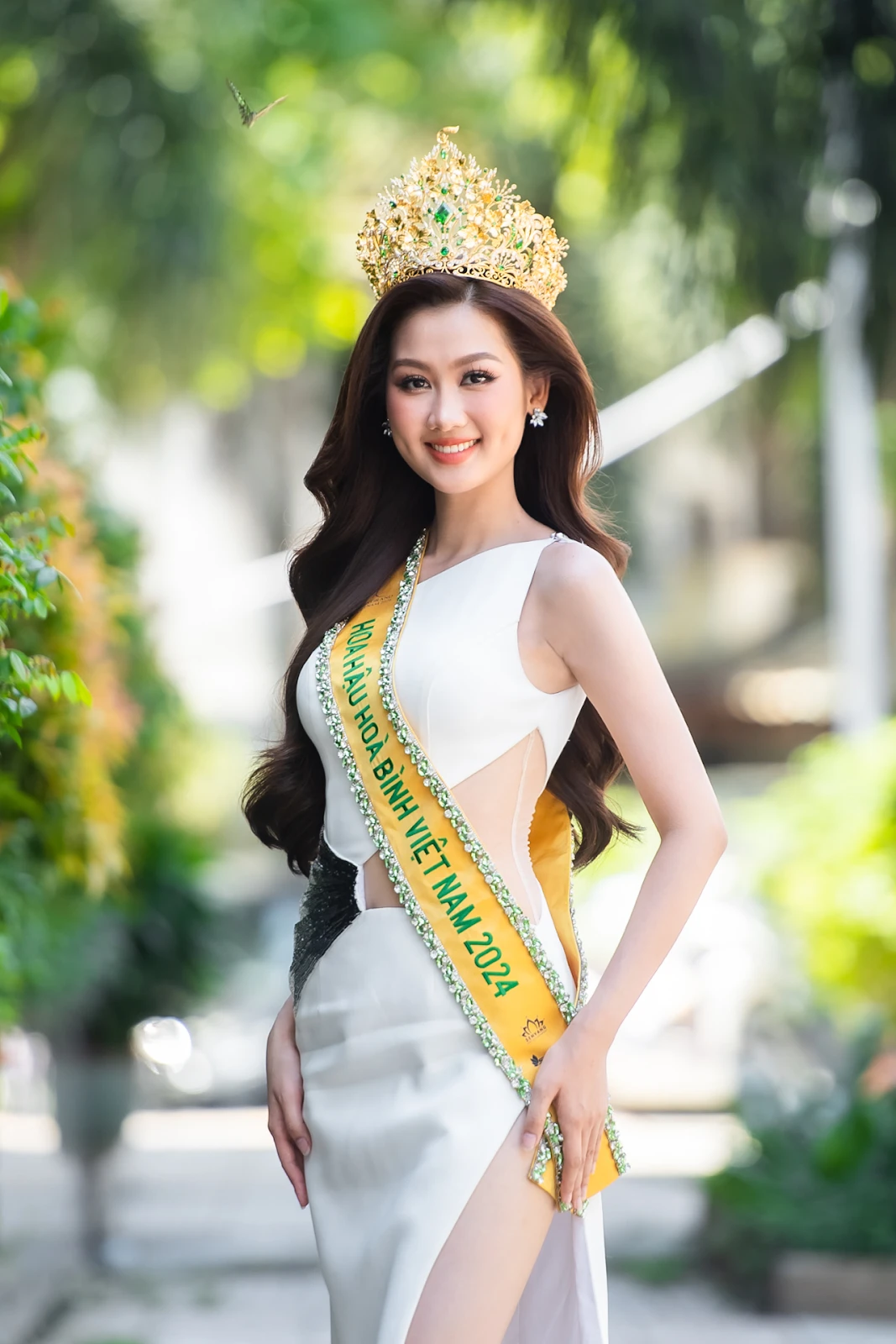 Hoa hậu Quế Anh mất ngủ vì gia đình bị công kích, xin được có cơ hội chứng minh - Hình 1
