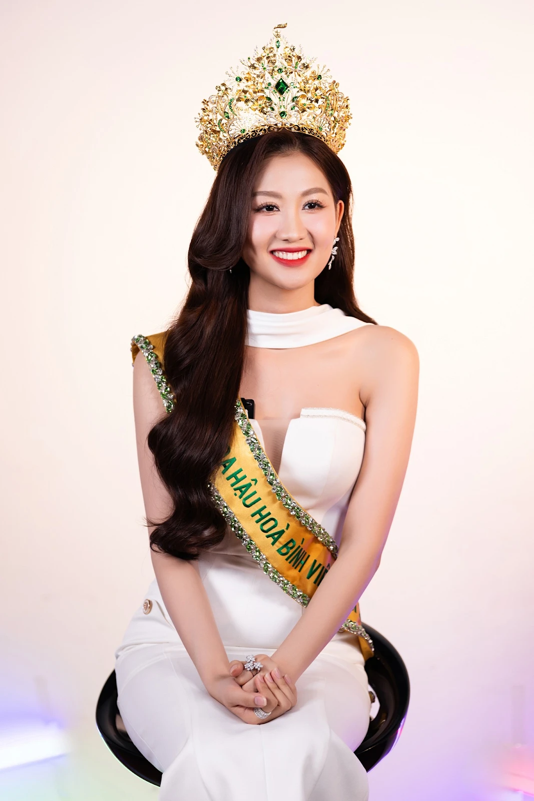 Hoa hậu Quế Anh mất ngủ vì gia đình bị công kích, xin được có cơ hội chứng minh - Hình 6