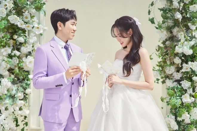 Anh Đức và vợ kém tuổi tiếp tục hoãn tổ chức lễ cưới, chính chủ nói rõ lý do - Hình 1