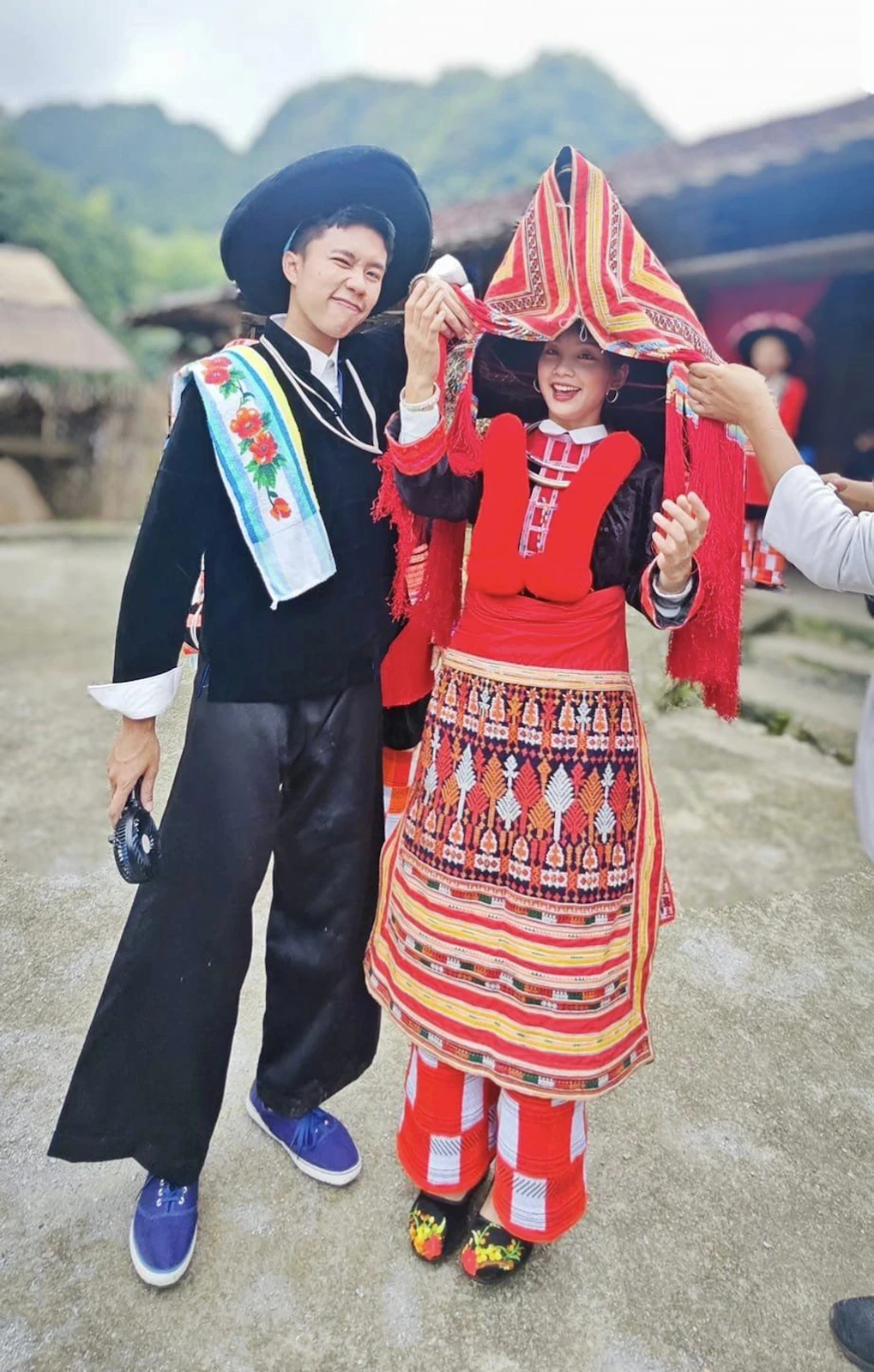 Nàng Pu bị khán giả đòi nhường anh Chải, lập tức đổi sắc mặt, đáp trả gay gắt - Hình 7