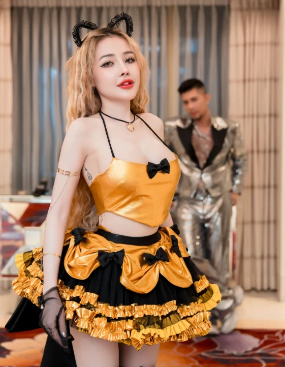 Ngân 98 bị biến dạng khuôn mặt sau trùng tu nhan sắc, tiết lộ tình trạng đáng lo - Hình 1