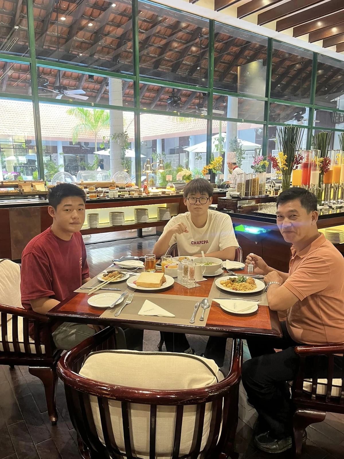Hằng Du Mục: Mẹ ruột mất sớm, ở với vợ 2 của bố, được đối đãi thế này đây! - Hình 7