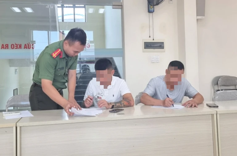 Thực hư thông tin cán bộ phường bắt xóa hình sơn cờ Tổ quốc trên tường nhà dân - Hình 5