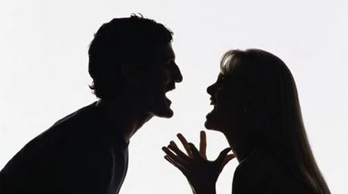 Hàng xóm tiết lộ điều sốc về thanh niên xuống tay với mẹ, tạo hiện trường giả - Hình 4