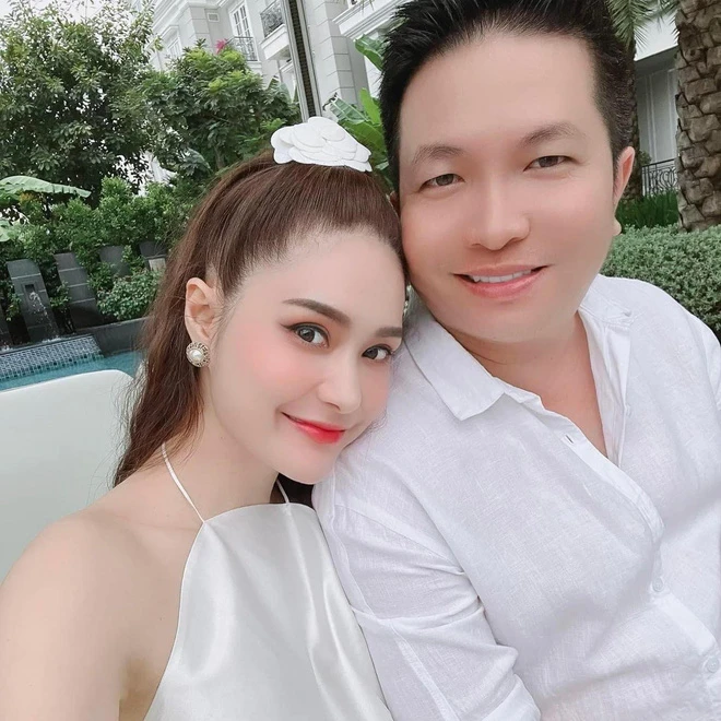 Vợ chồng Đoàn Di Băng lộ nguồn gốc tài sản sau ồn ào xây nhà cho người vô gia cư - Hình 2