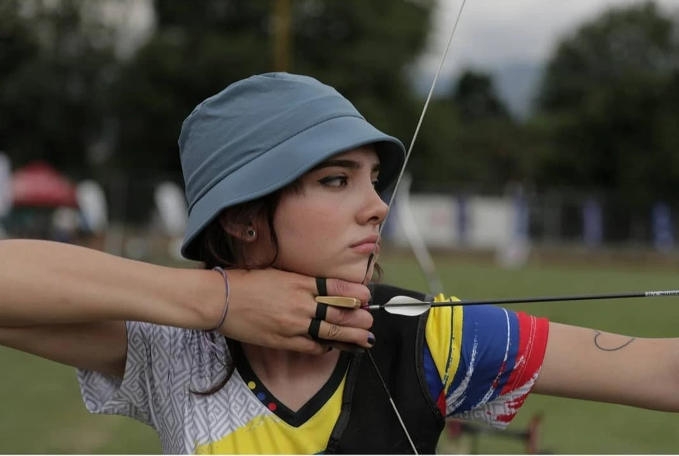 Hot girl bắn cung gây rúng động Olympic Tokyo, nhan sắc ra sao sau 4 năm? - Hình 4