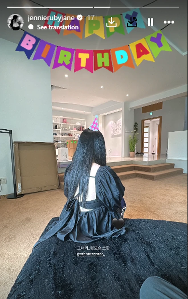 Jennie (Blackpink) hạ mình nịnh nhân viên sau vụ hút thuốc, fan vẫn quay lưng? - Hình 3