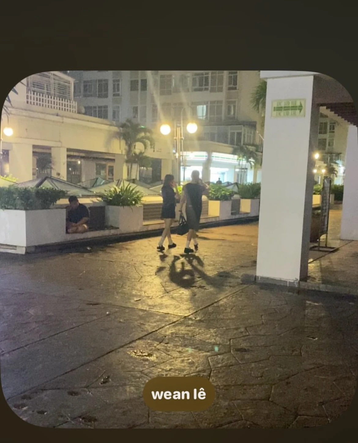 Miu Lê - WEAN mở bát hẹn hò đêm muộn, bị soi lấy lòng đàn gái bằng 1 việc? - Hình 1