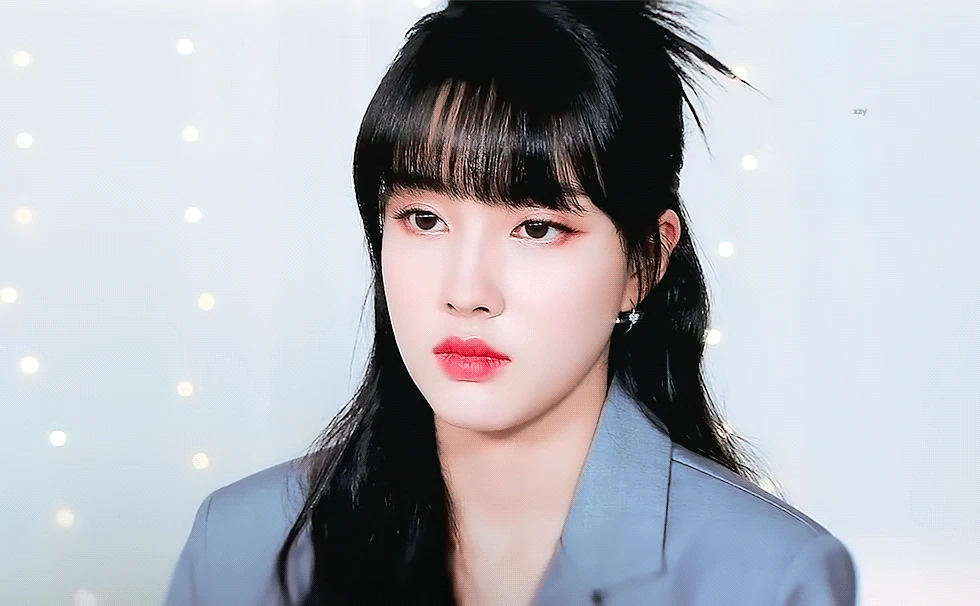 Yoon (STAYC): Đỉnh cao nhan sắc, idol 2k4 giống Lisa, oanh tạc vạn người mê - Hình 7